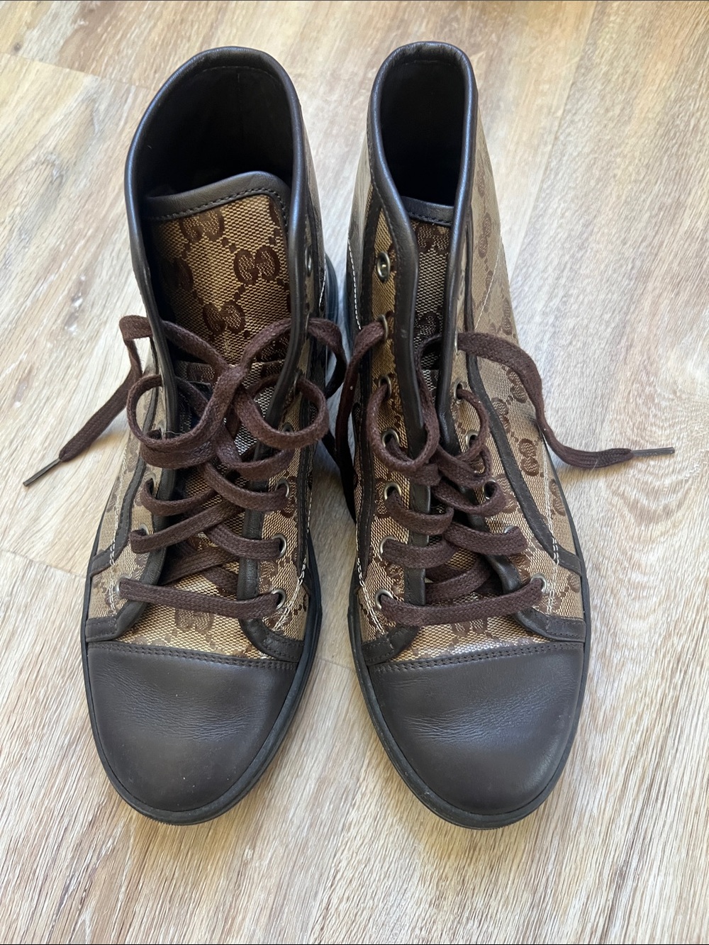 Women’s Gucci sneakers